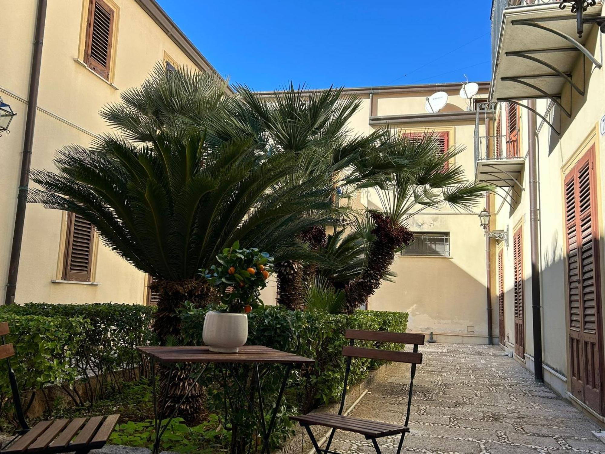 Corte Dei Re Di Palermo Apartment エクステリア 写真
