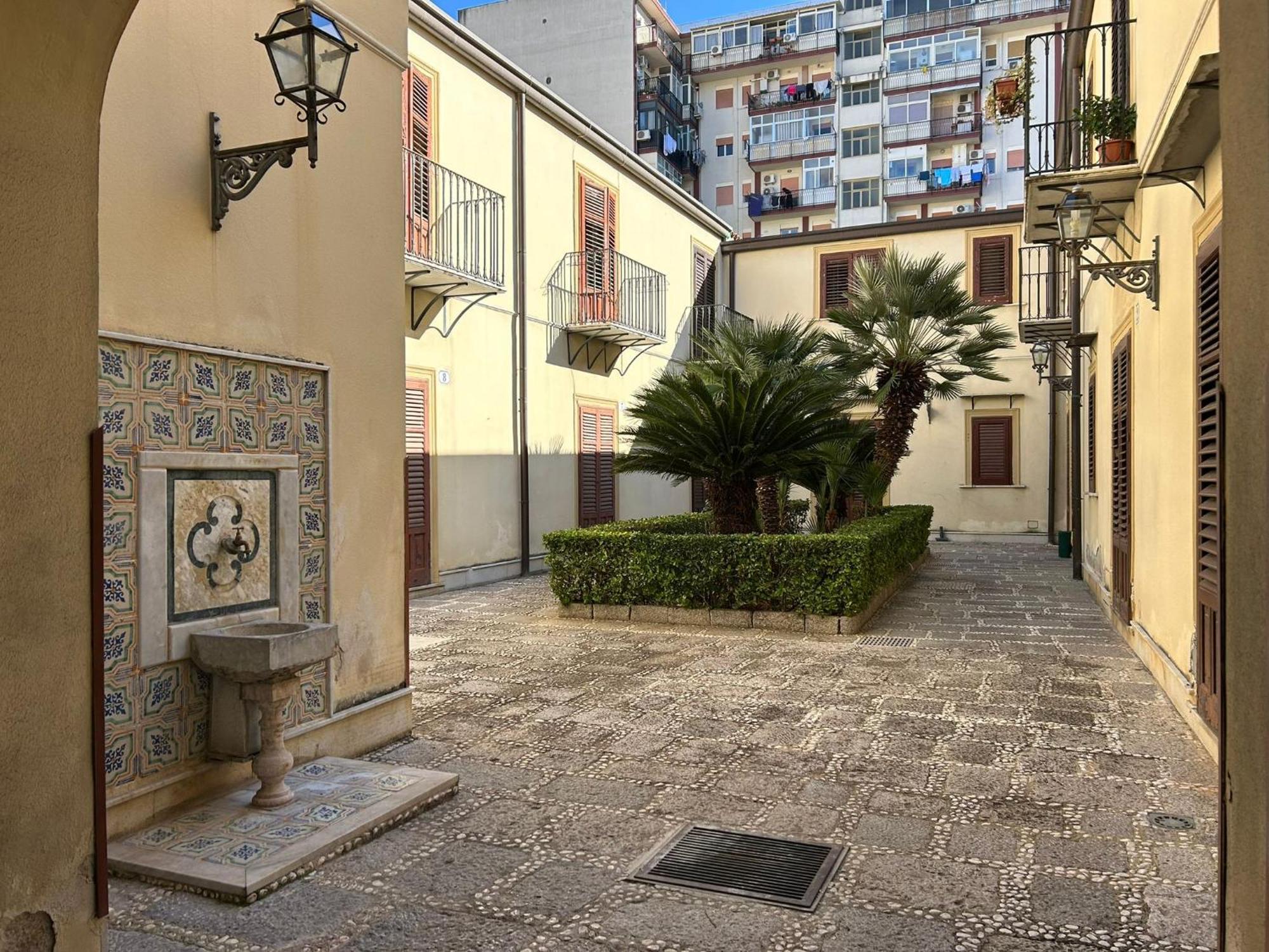 Corte Dei Re Di Palermo Apartment エクステリア 写真